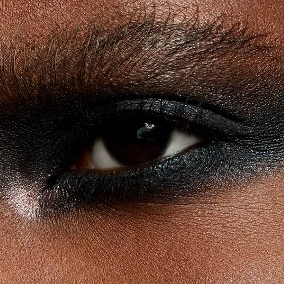 “Illuminaughty” Pro Palette Dazzleshadow Extreme Eyeshadow MAC - Picture 3 of 5